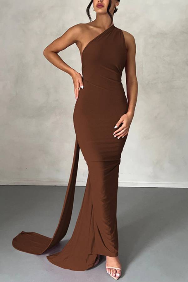 One-shoulder backless long dress with train