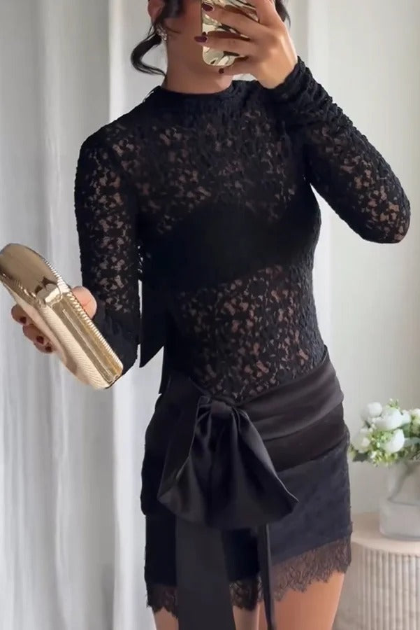 Anna Satin Bow Appliqué Mid Rise Lace Hem Mini Skirt