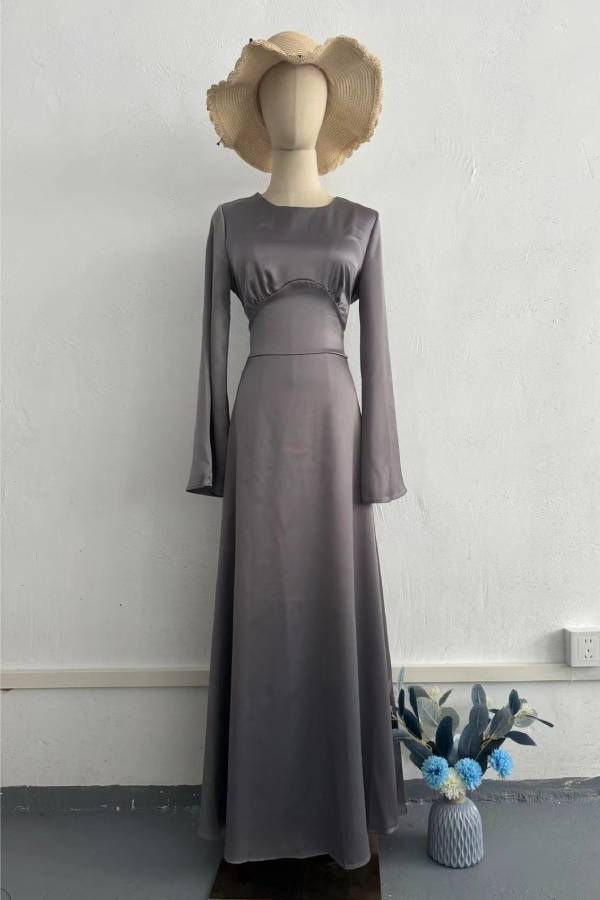 Long-sleeved waist-cinching pleated dress