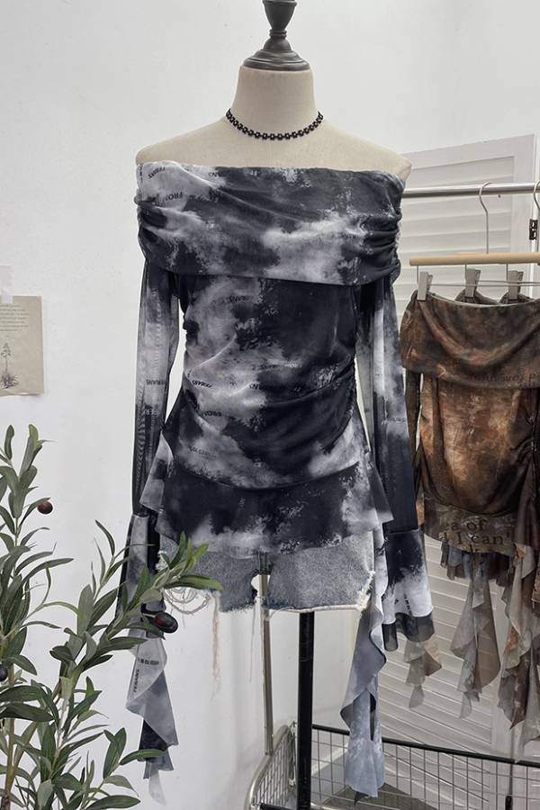 Art print off-the-shoulder pleated mesh top