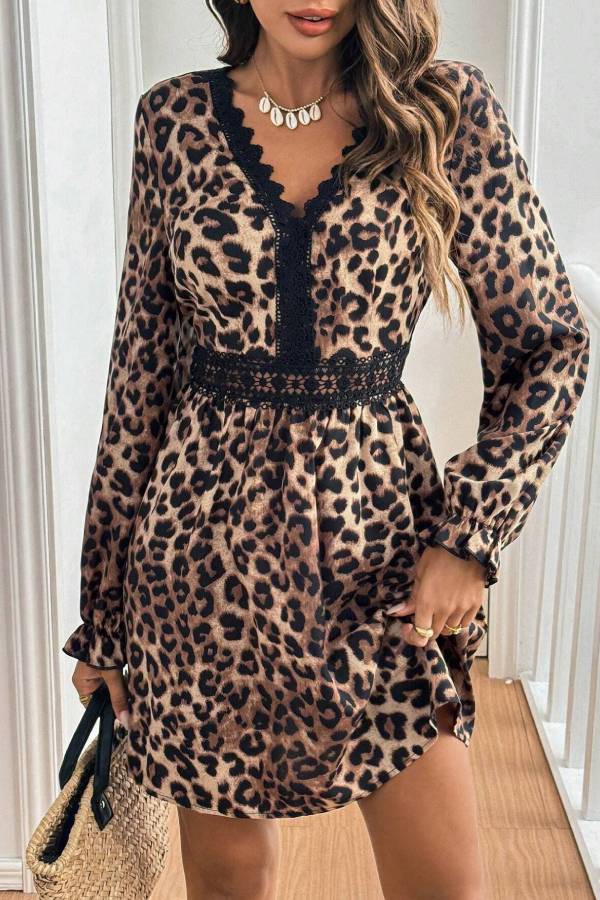 Leopard print lace-trimmed V-neck fitted dress