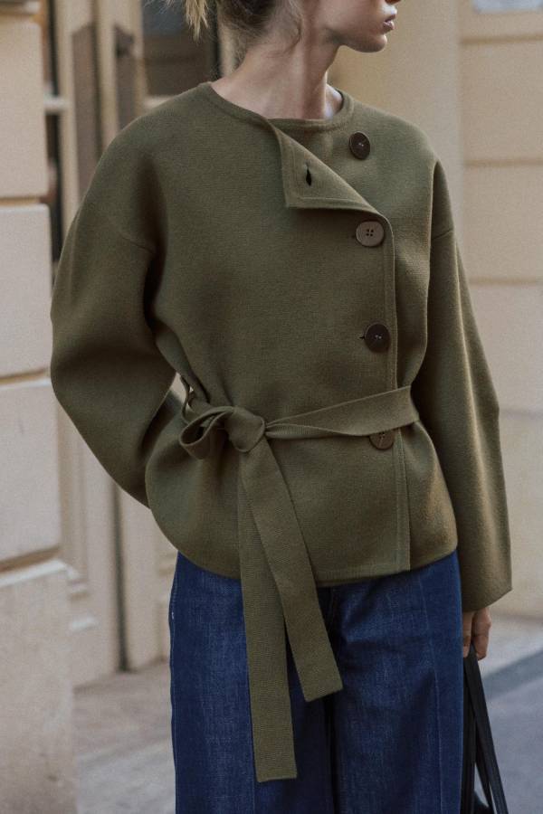 SHORT KNIT COAT WITH BELT