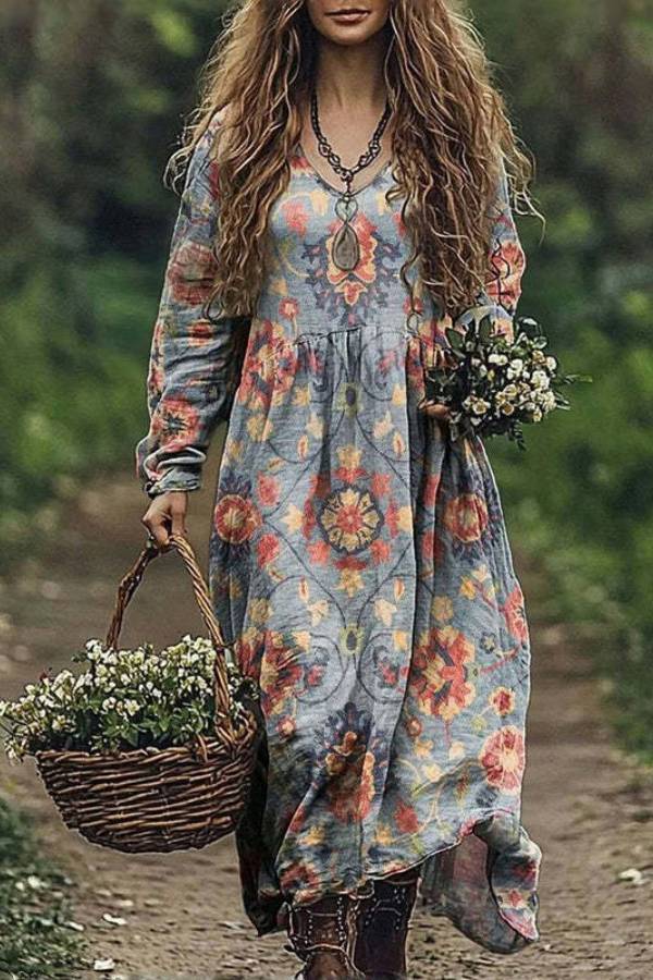 Loose and fashionable V-neck printed dress