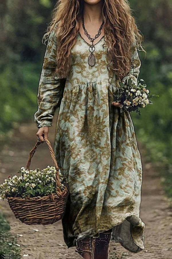 Loose and fashionable V-neck printed dress