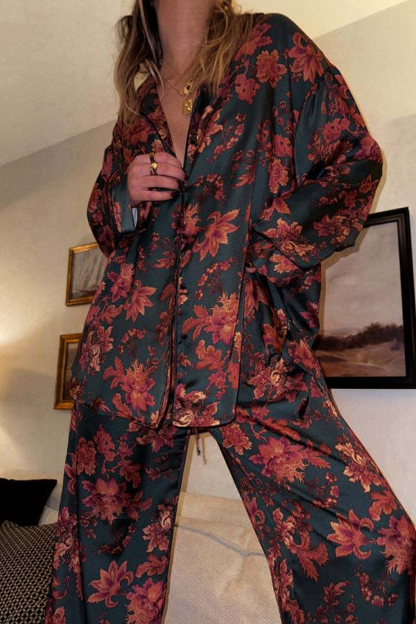 Vintage floral silk shirt and wide-leg pants suit