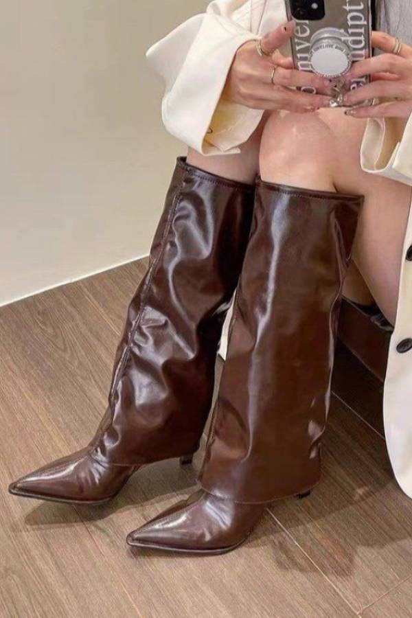 Pointed-toe pleated high-heeled boots