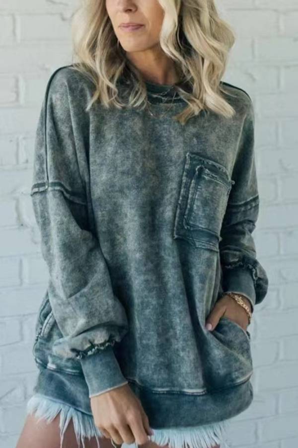 Distressed washed loose pocket sweatshirt