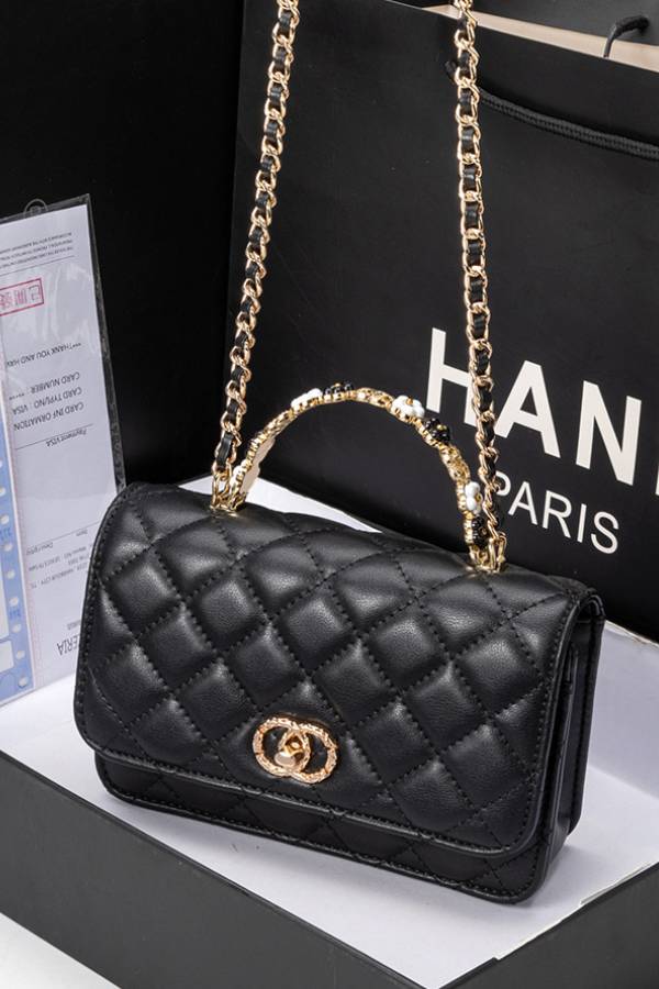 Classic cowhide quilted chain lock bag