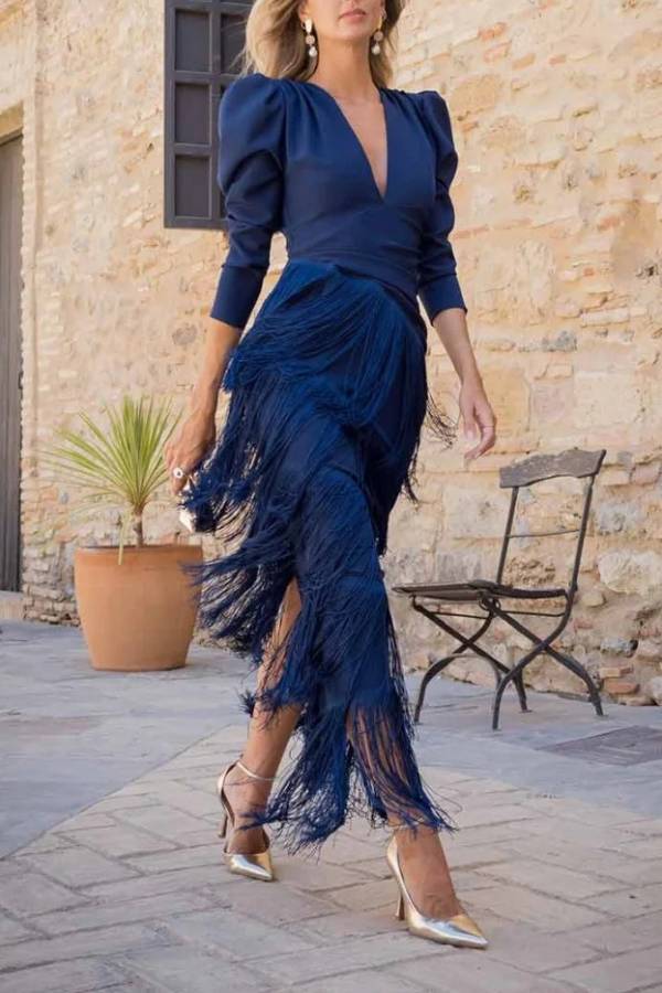 French V-neck long-sleeved tassel evening gown