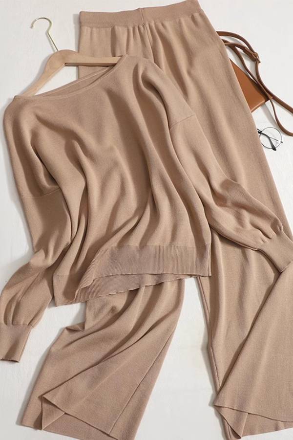 Off-shoulder knit wide-leg pants suit
