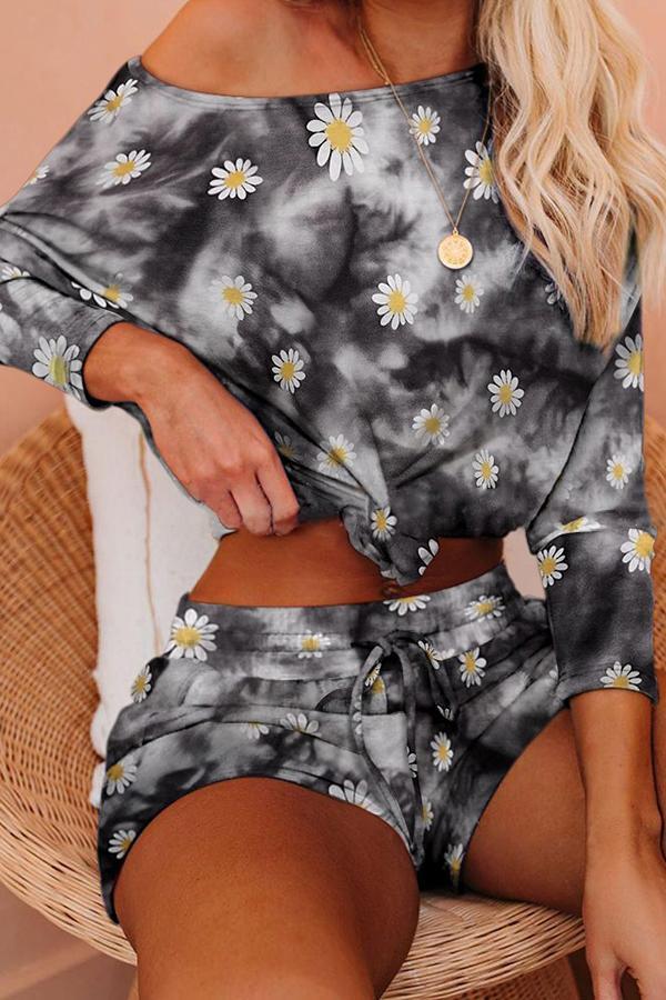 Daisy Printed Tie-dye Long Sleeve Two-piece Shorts Set